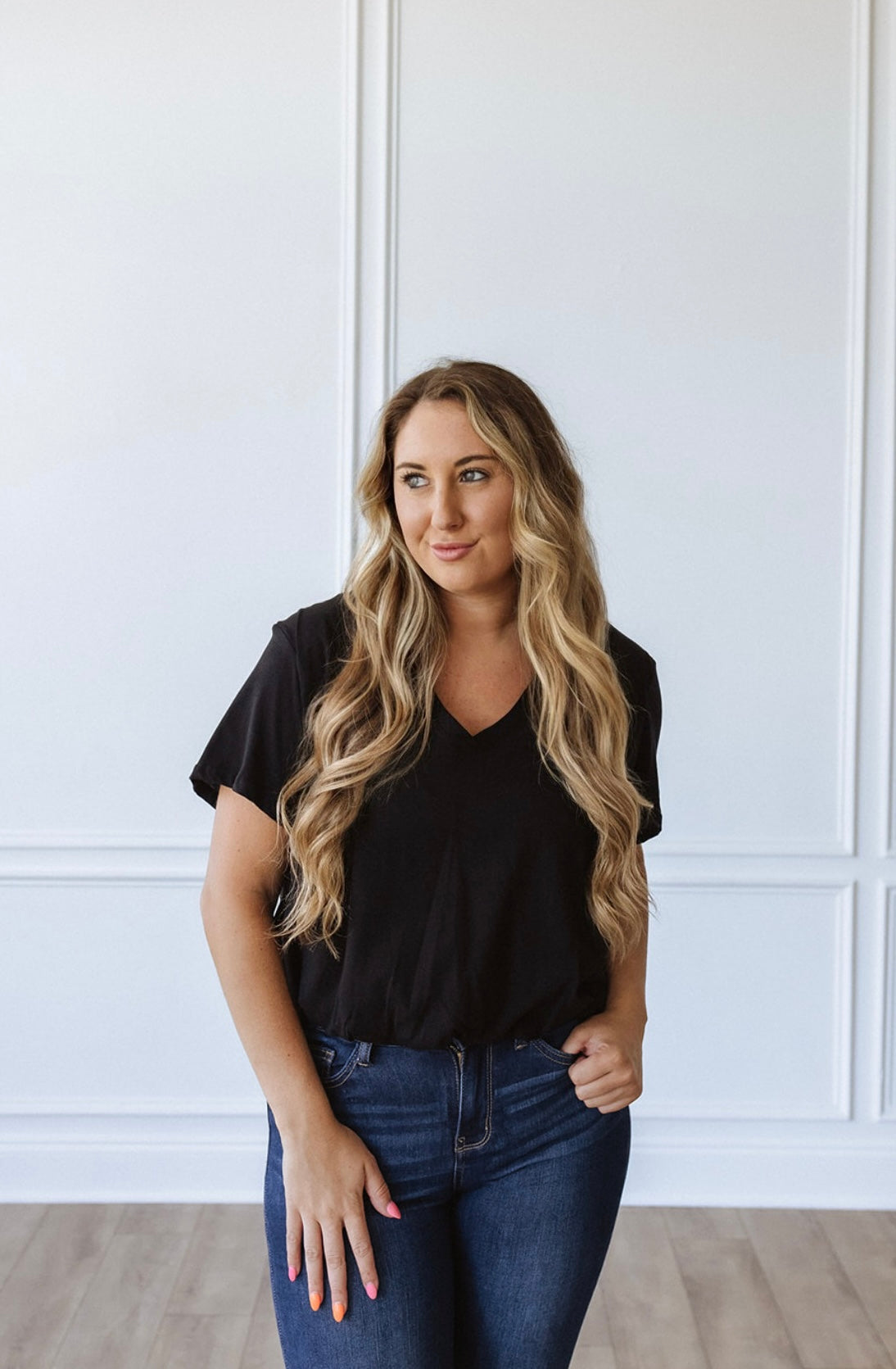 V NECK BUBBLE TEE