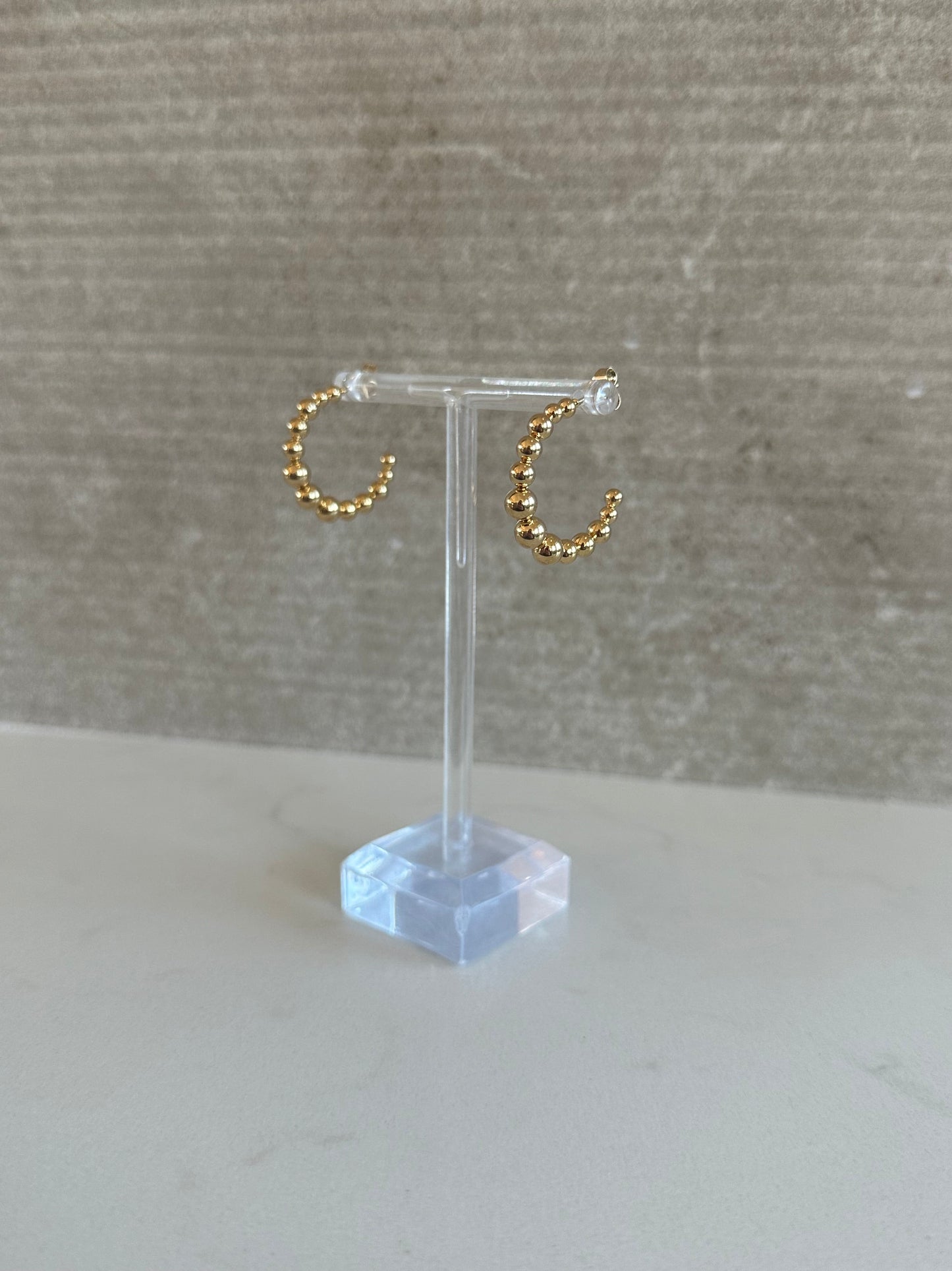 BEAD HOOPS WITH POST CLOSURE