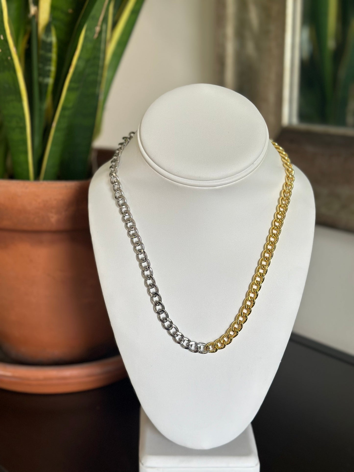 TWO TONE CHUNKY CHAIN