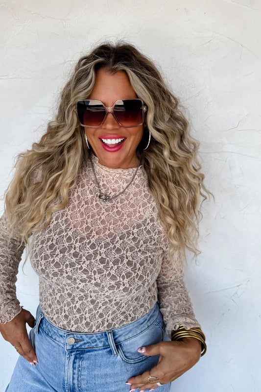 PREORDER- JOLIE LACE THUMBHOLE TOP
