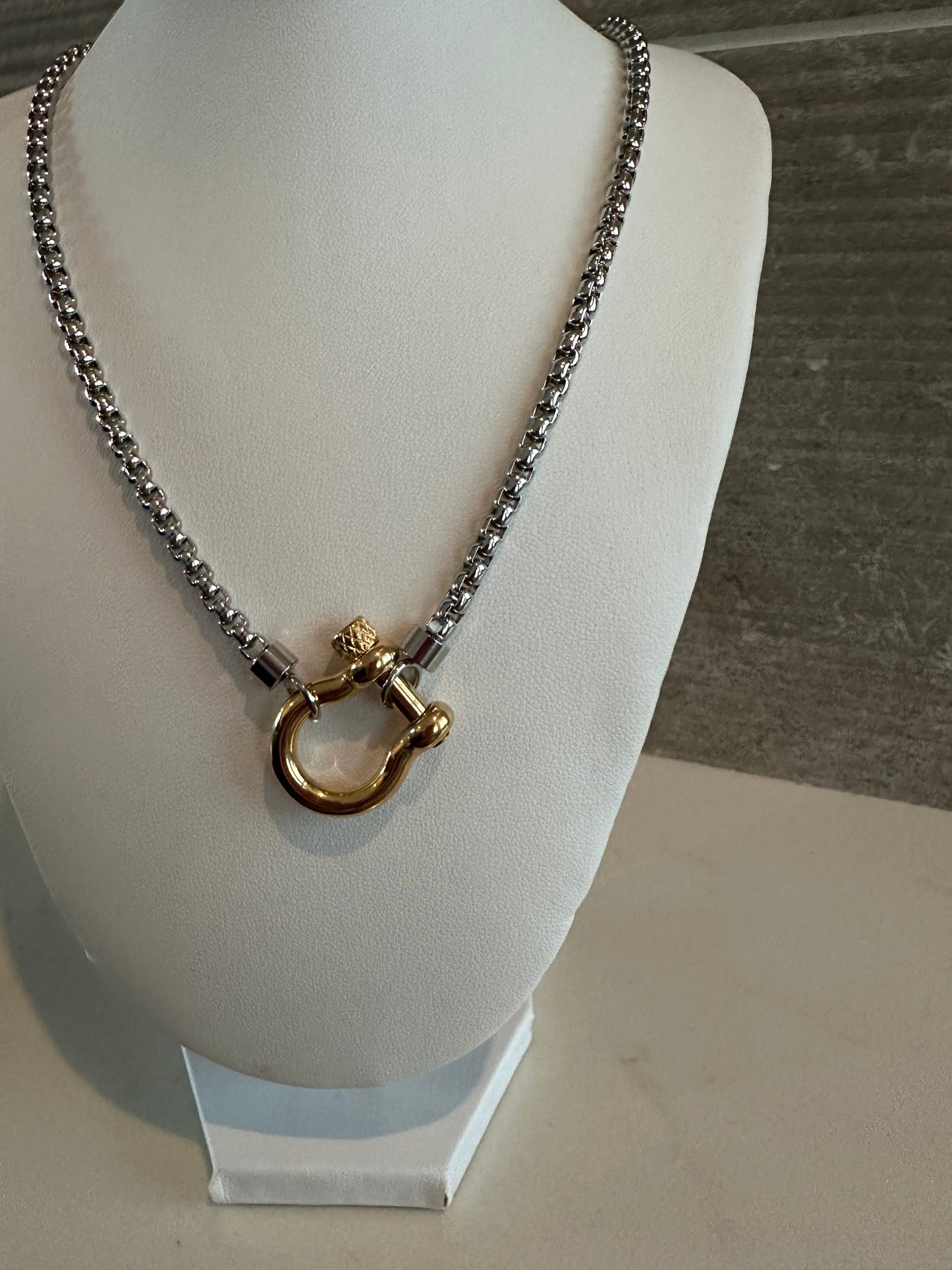 Chunky Box Chain with  Horsebit Closure 18k Gold Necklace