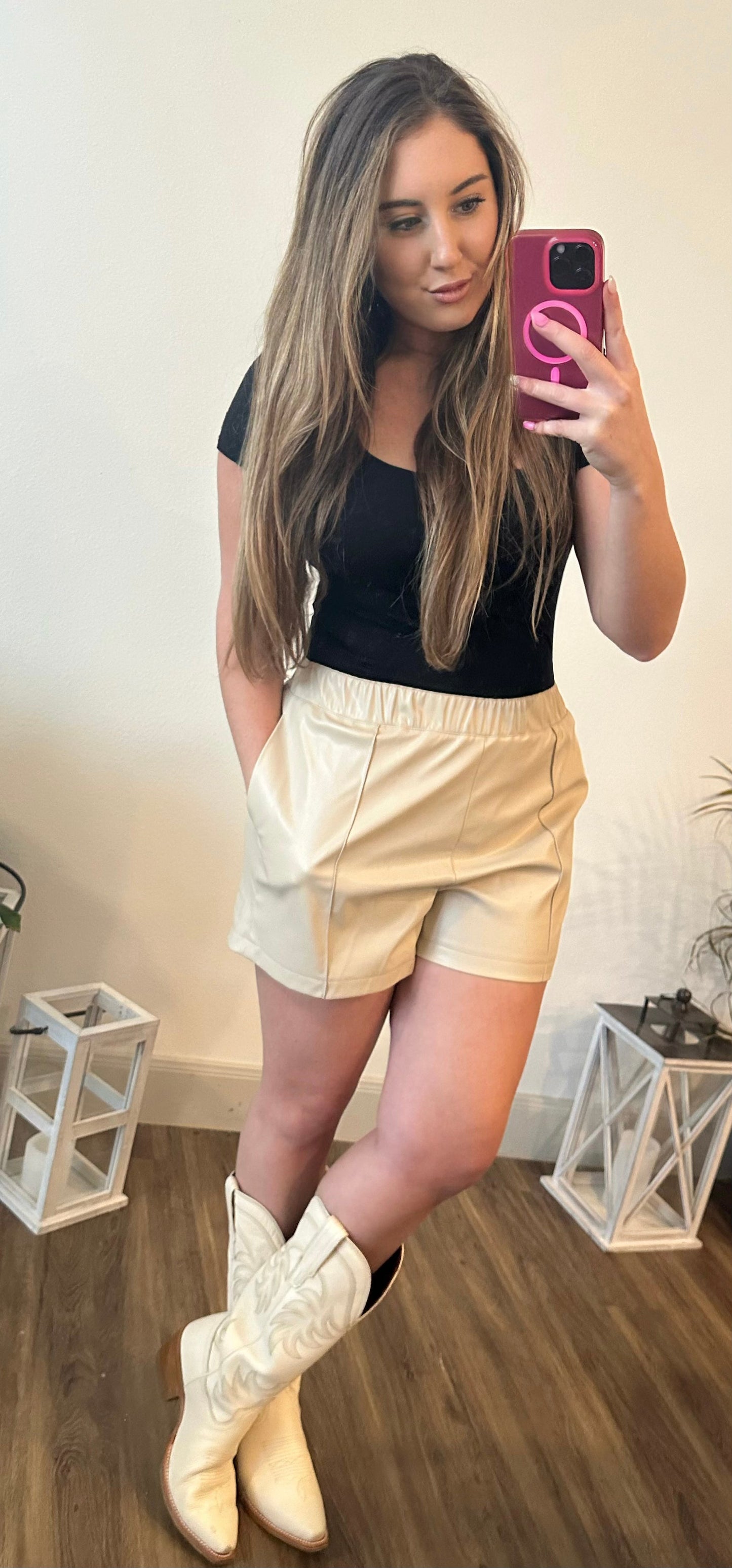 VEGAN LEATHER SHORT