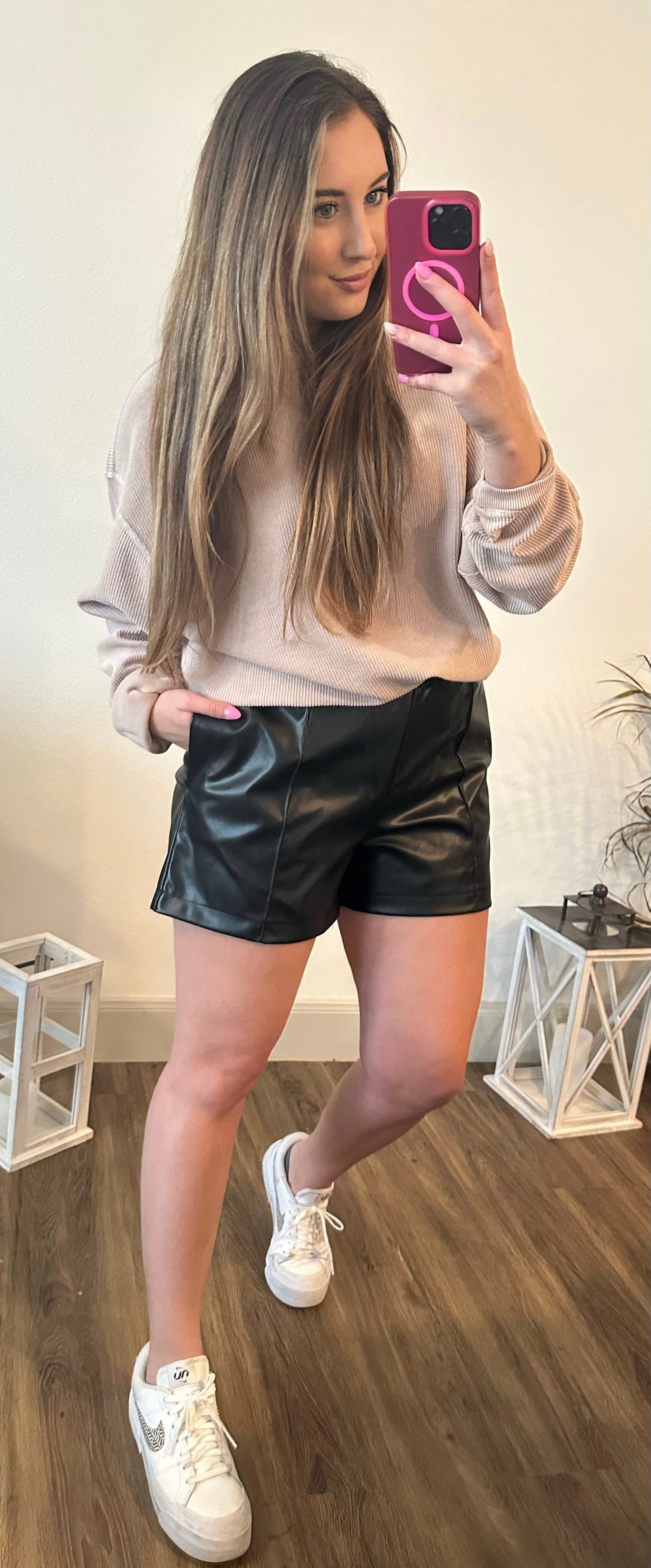 VEGAN LEATHER SHORT
