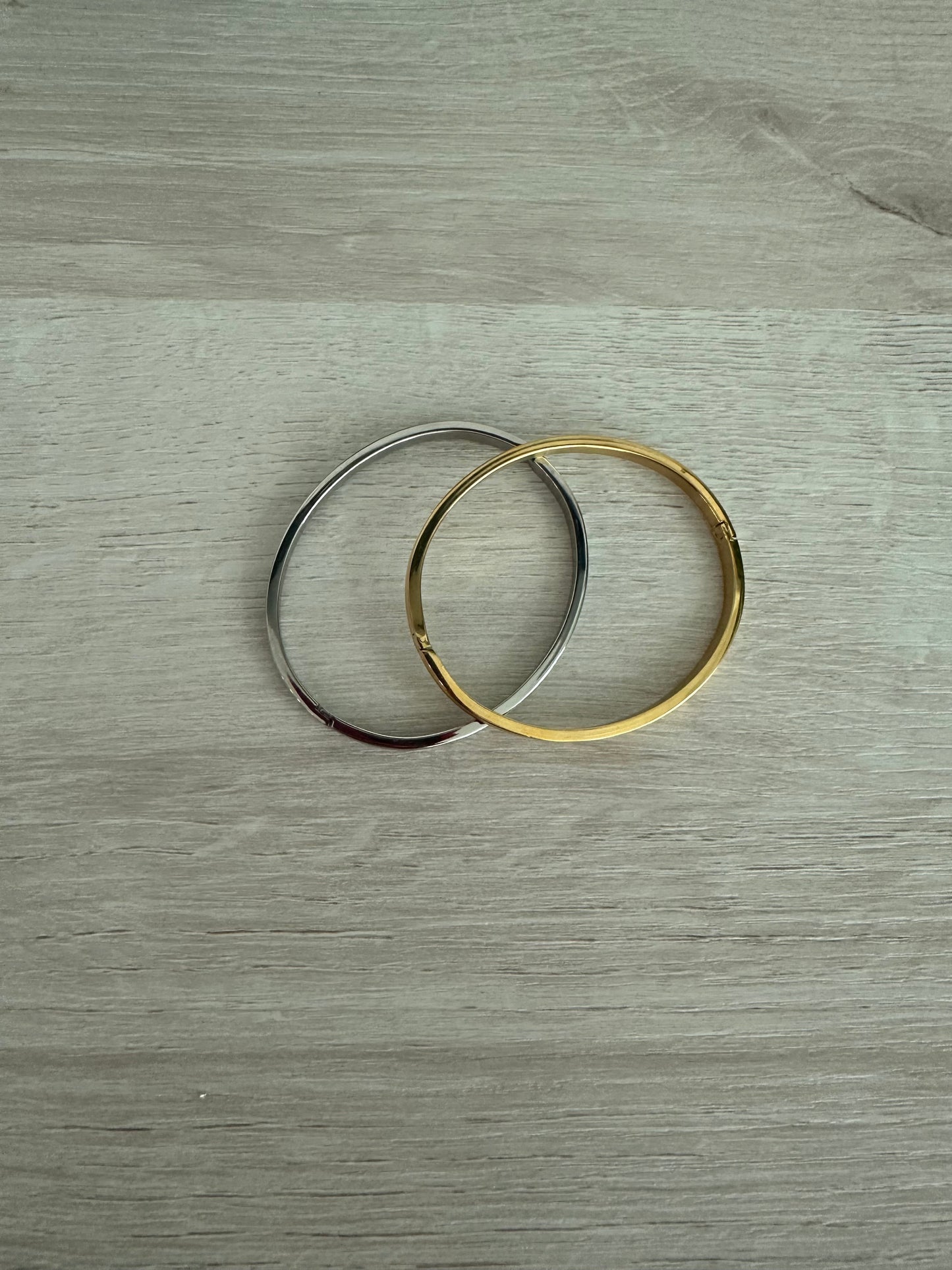 OVAL BRACELET WITH CZ ROW