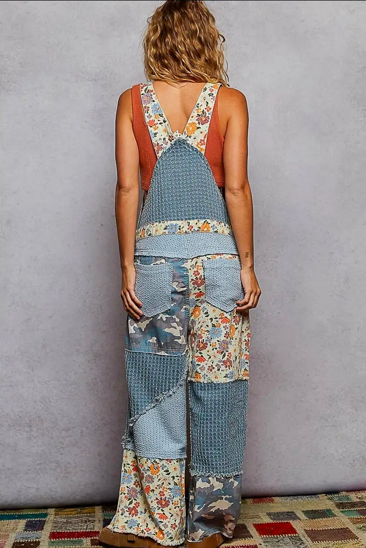 Animal Printed Floral
Print Frayed Edge Twill
Woven Overalls